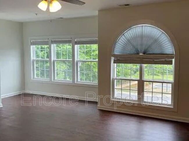 2608 Pennoak Way Unit H