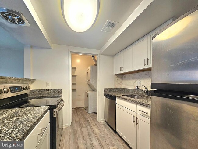 Photo - 8612 Walutes Cir