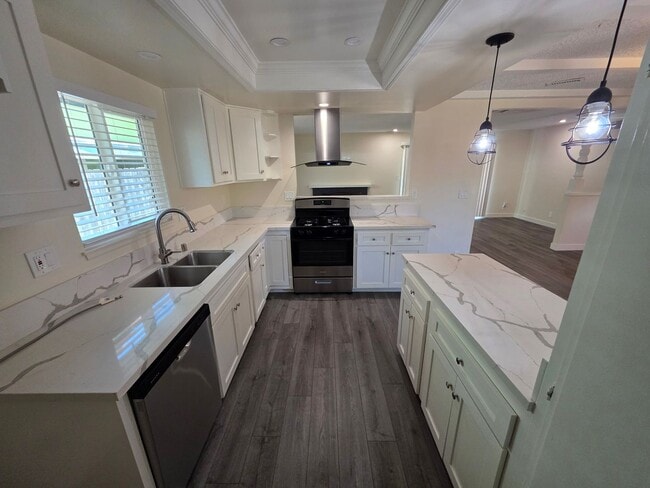 Photo - Highly Desirable Costa Mesa Residence – Don't Miss Out!