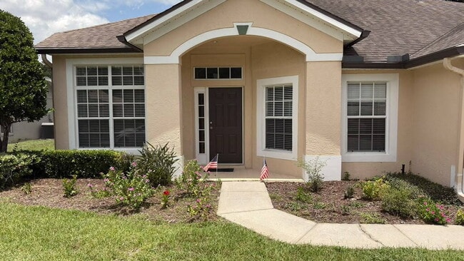 Photo - "Stunning 4-Bedroom Lake View Home in Oviedo – Spacious 2,132 Sq Ft Retreat!"
