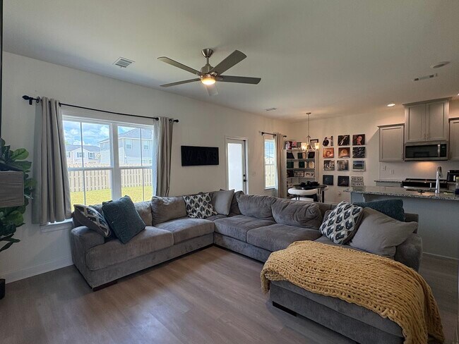 Photo - 248 Buckingham Dr