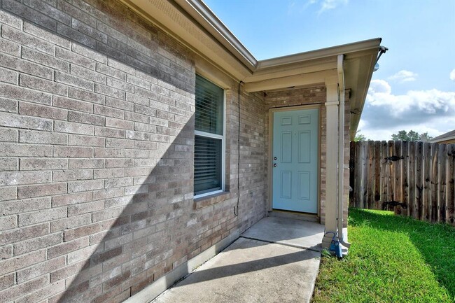 Photo - 361 Carriage Way