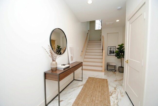 Photo - 6312 Illinois St