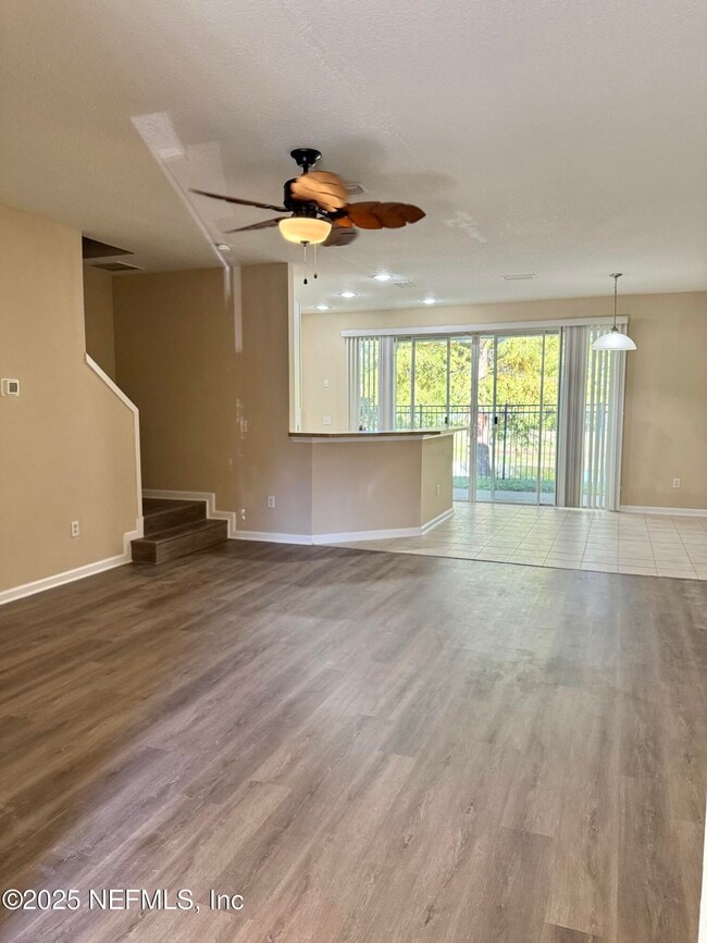 Photo - 4891 Castlegate Ct