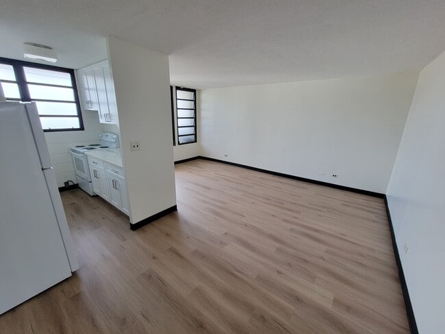 Building Photo - 3175 Waialae Ave Unit 804