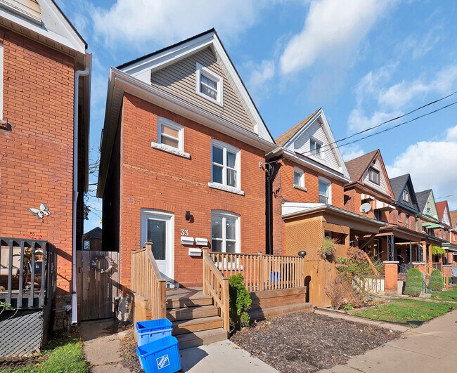 Building Photo - 33 Fairleigh Ave N Unit 2