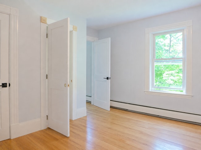Photo - 100 Woodstock St