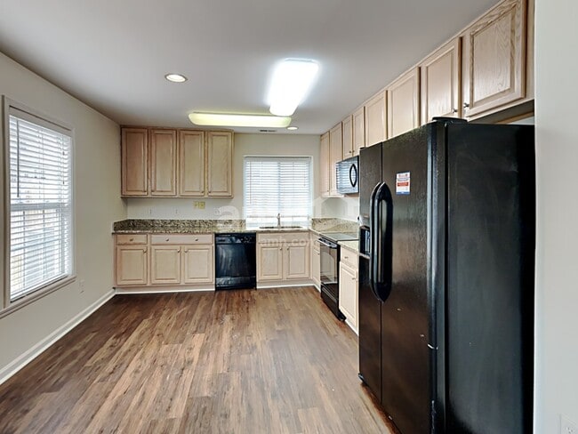 Photo - 1208 Mallory Ln