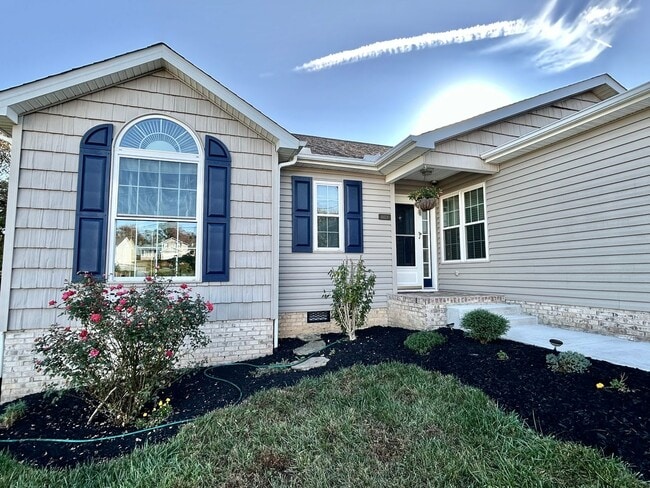 Photo - Beautiful 3 bedroom-plus bonus room-2 bath...