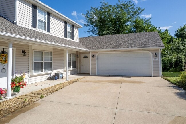 Building Photo - 1704-1706-1706 Juniper Dr