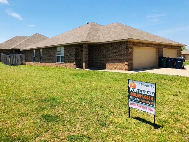 3 bedroom, 2 bath with 2 car garage duplex... - 3 bedroom, 2 bath with 2 car garage duplex...