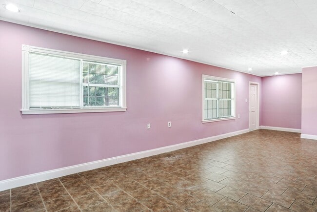 Photo - 3bd 2.5ba HOME FOR RENT! With Bonus Space!