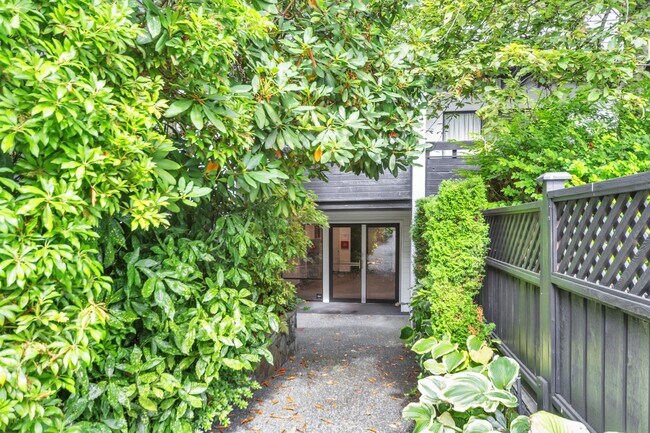 Photo - McKenzie Woods Apartments