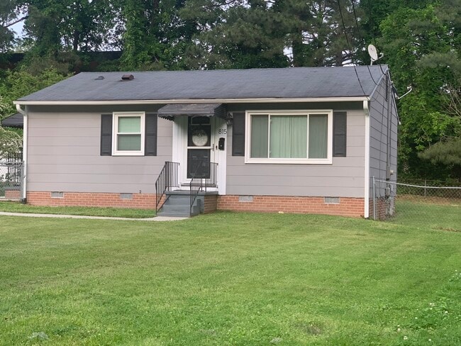Building Photo - 815 S Plum St Rental
