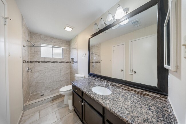 Building Photo - 15738 Tammany Ln