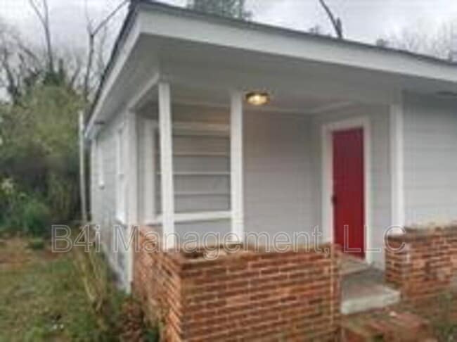 Photo - 205 Porter St SW