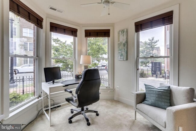 Photo - 419 K St SE
