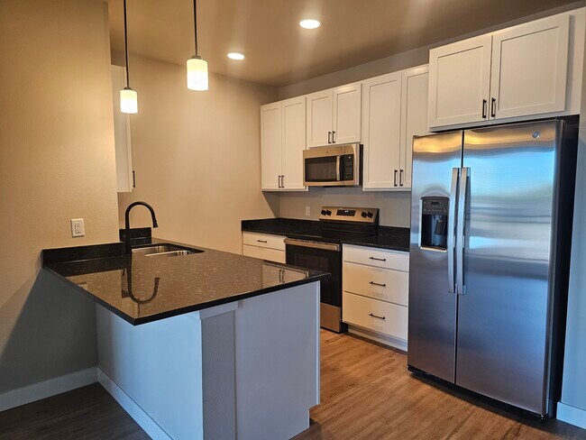 Photo - 880 N Main Apartments