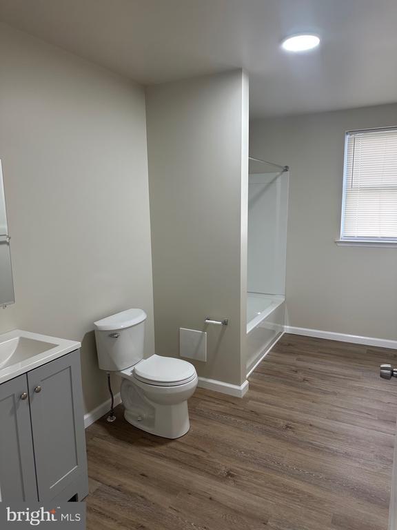 Building Photo - 122 E Ridge Rd Unit B1