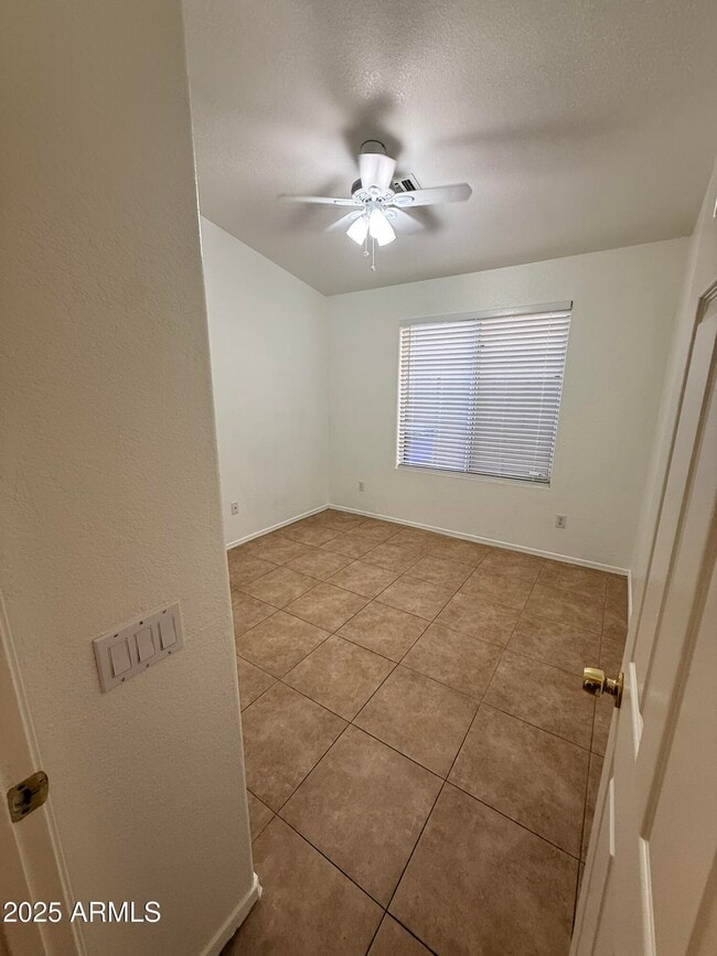Photo - 1313 W Kesler Ln