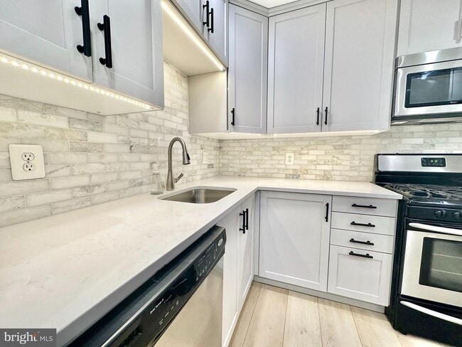 Photo - 1010 Bashford Ln