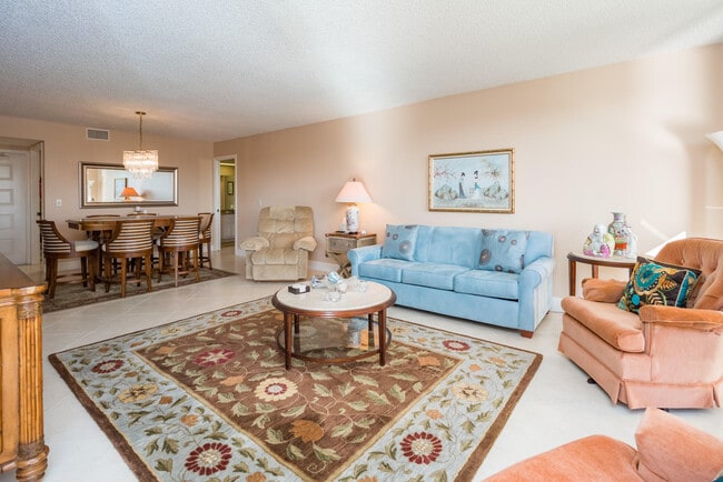 Photo - 5188 Woodland Lakes Dr Unit 335