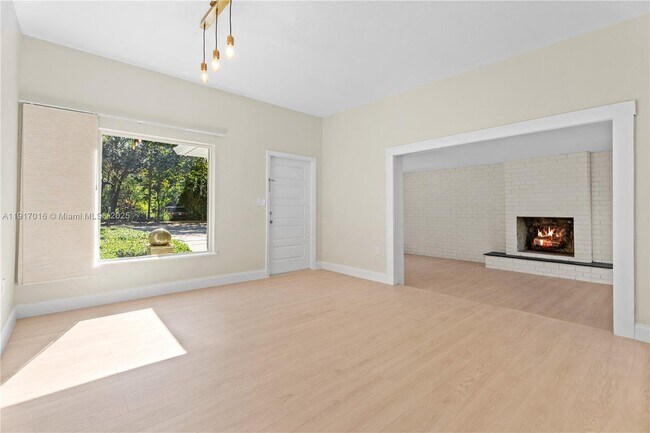 Photo - 5865 SW 48th St