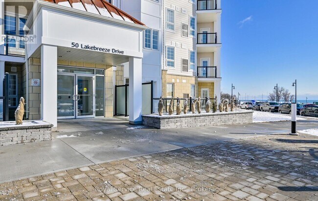 Photo - 50 Lakebreeze Dr Unit 125