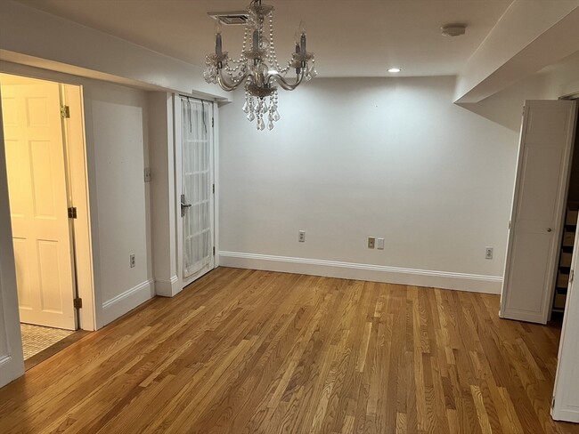 Building Photo - 67 Hancock St Unit 4