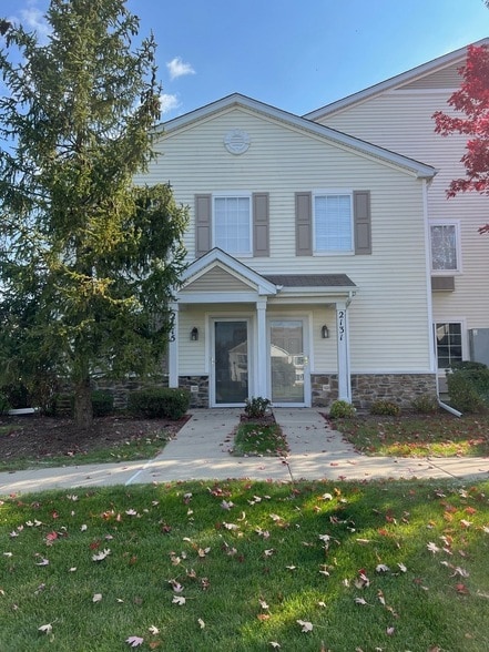 Photo - 2115 Silverstone Dr Unidad 2115 Rental