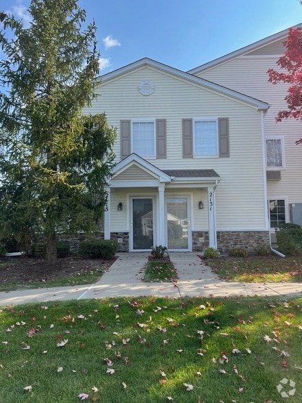 Building Photo - 2115 Silverstone Dr Unit 2115 Rental