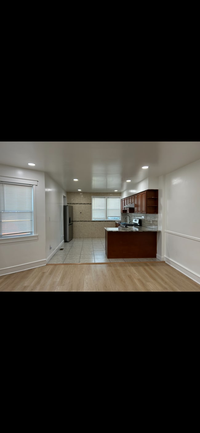 Photo - 3234 Fanshawe St Townhome