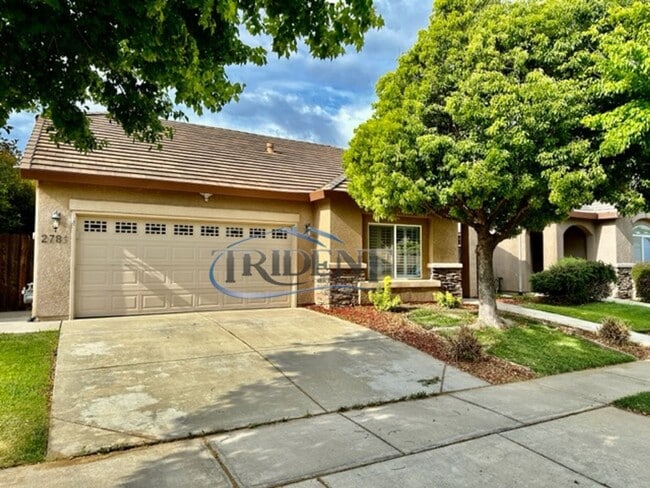 Building Photo - Beautiful 3 bedroom, 2 house