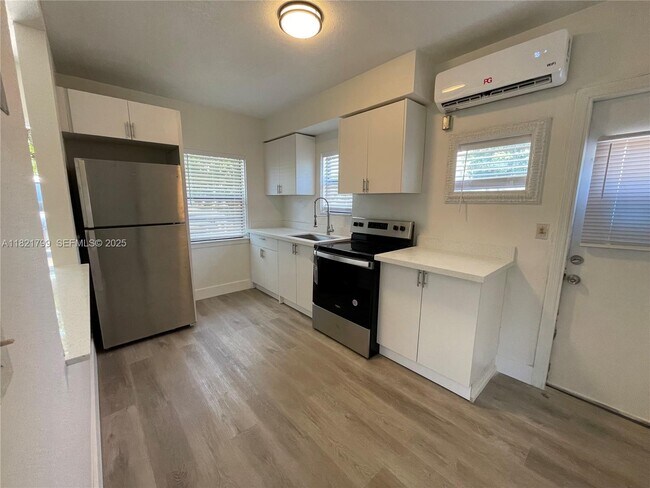 Photo - 126 NE 19th Ave Unidad 1