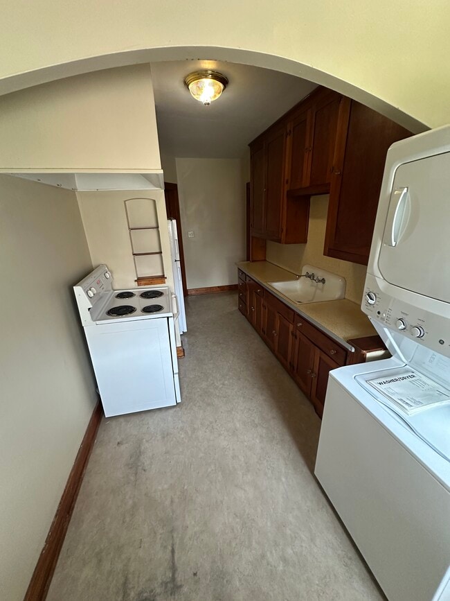 Photo - 327 W Main St