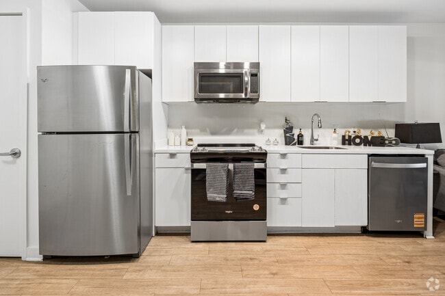 2BR, 1BA - 513SF - Kitchen