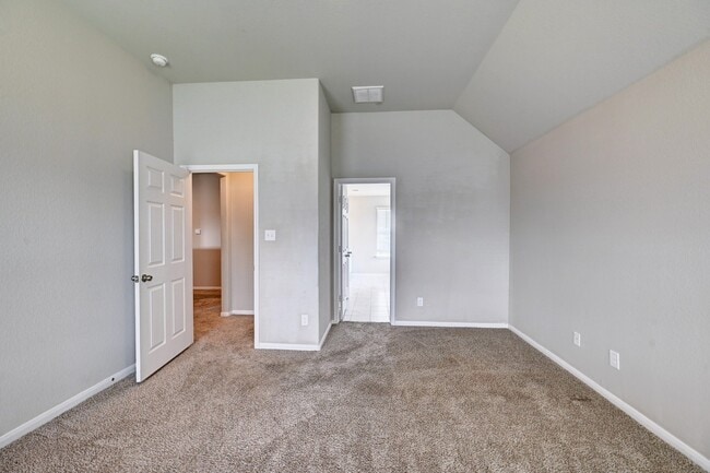 Building Photo - 3303 Owl Hollow Dr