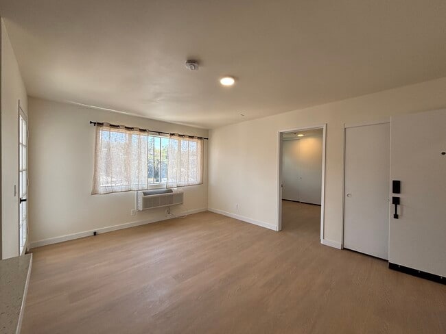 Photo - 6079 La Prada St