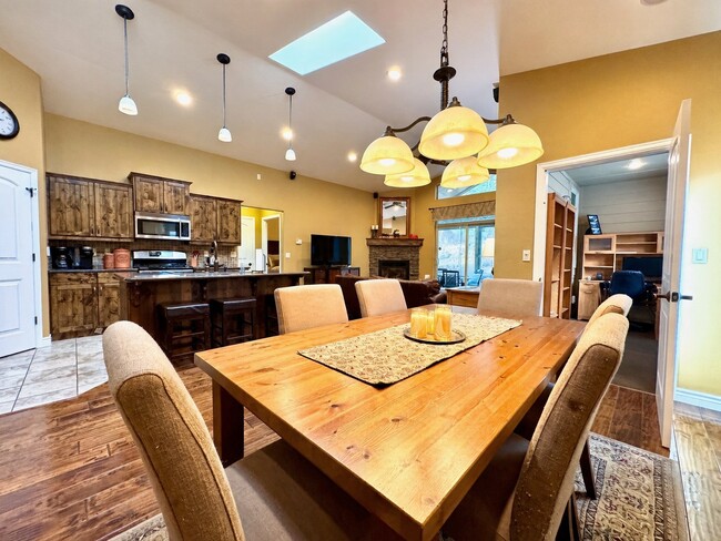 Photo - 153 Oakmont Lp