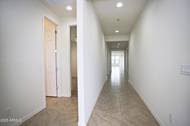 Photo - 831 W Finch Dr