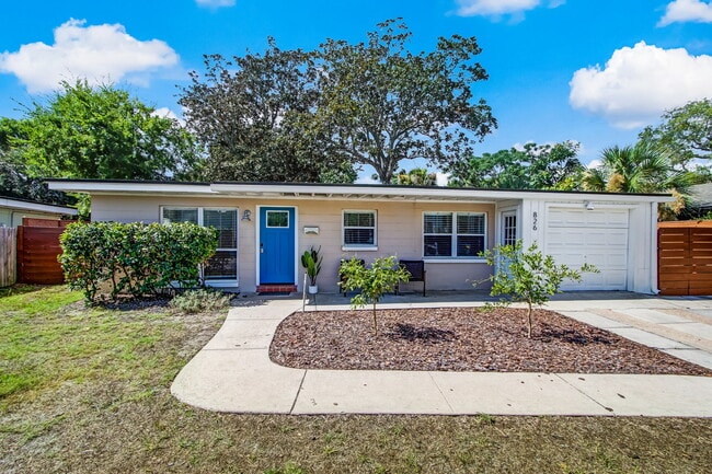 Photo - 826 5th Ave N Unidad A