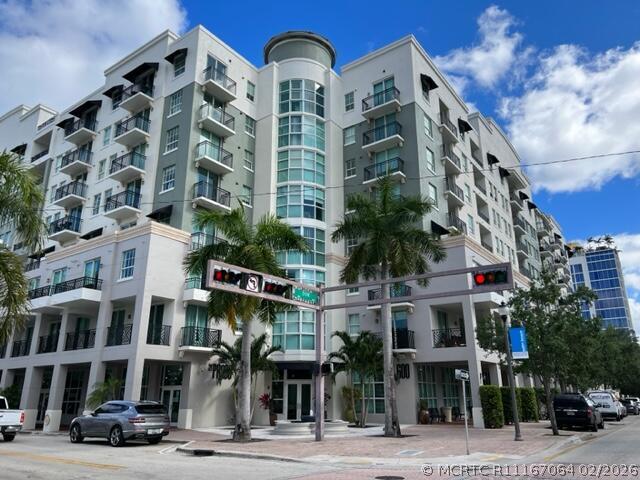 Building Photo - 600 S Dixie Hwy Unit 752