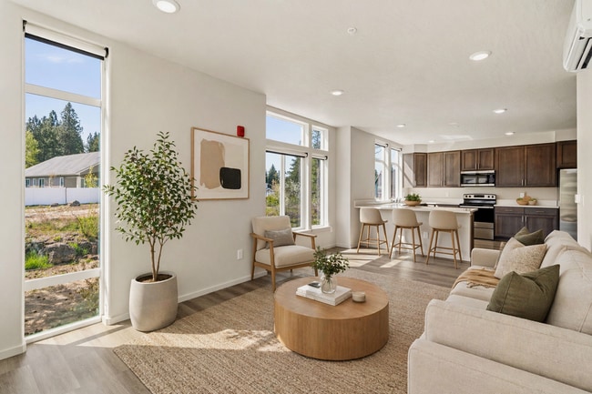 Building Photo - Lofts at Garden District