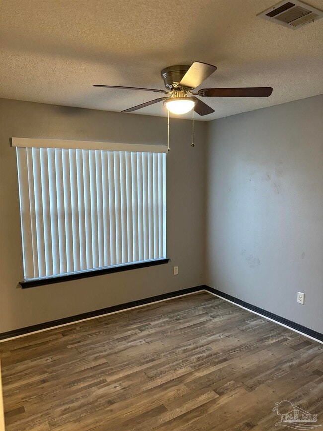 Photo - 1524 Galvin Ave