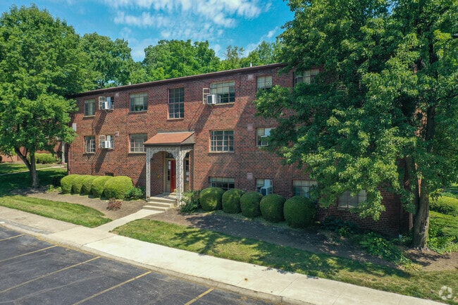 Photo - Clifton Woods Apartments