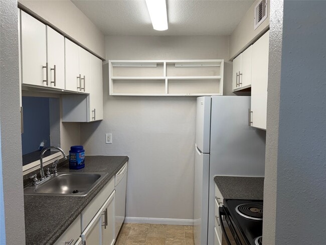 Photo - 6723 Heards Ln Unit 1