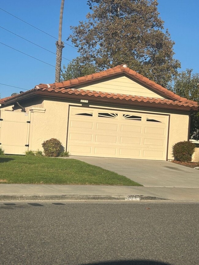 Hard-to-Find Month-to-Month Rental in Ocea... - Hard-to-Find Month-to-Month Rental in Ocea...