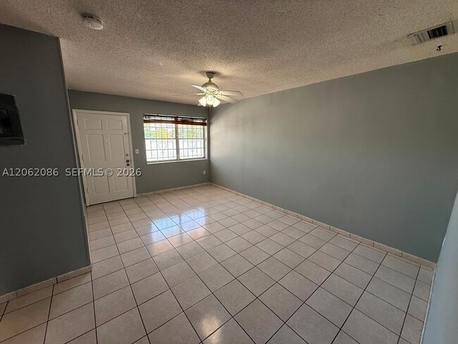 Photo - 1154 W 35th St Unit 213