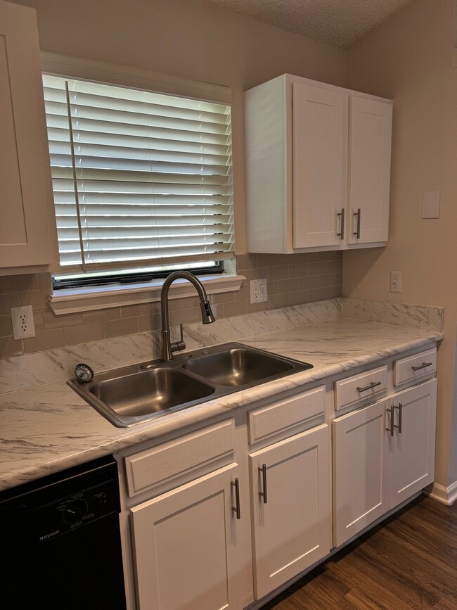 Photo - 1278 Montecello Dr