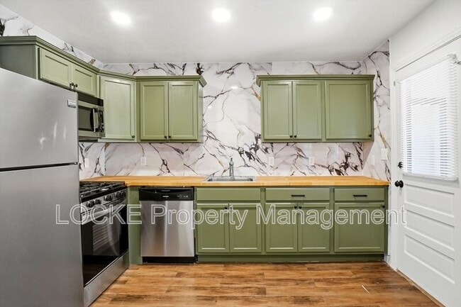 Photo - 410 McCarty St